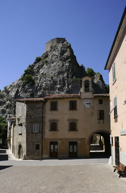 Roccalbegna.